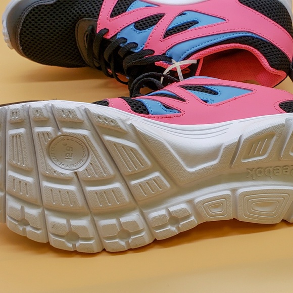 Women Reebox shoes size 7 - Picture 7 of 8